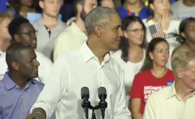 Obama Was Heckled By Republicans During Democratic Rally, His Response Was So Different From Trump’s