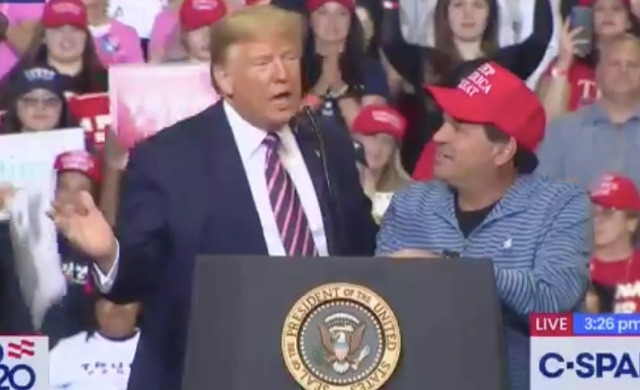 Trump Asks Hockey Player To Get On Stage, Demands That He Says POTUS Is A Good Golfer