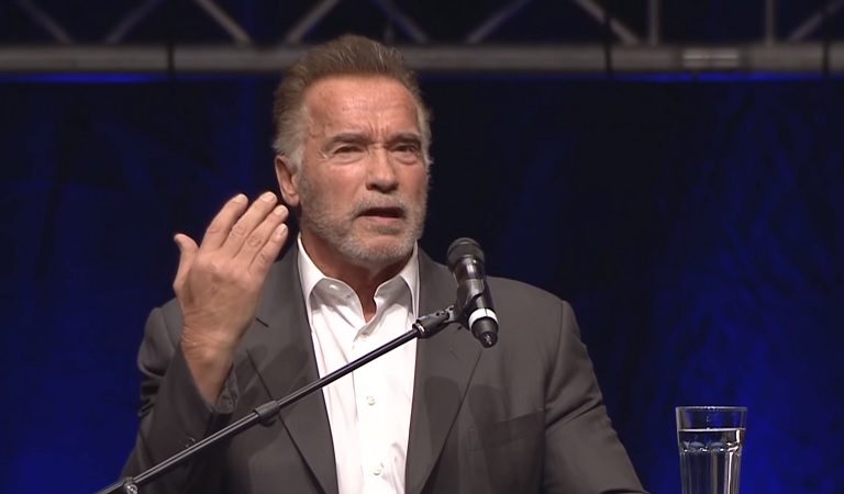 Arnold Schwarzenegger Torches Trump In His Own Commencement Address, Holds Up Fake Trump University Degree Arnold Schwarzenegger Torches Trump In His Own Commencement Address, Holds Up Fake Trump University Degree