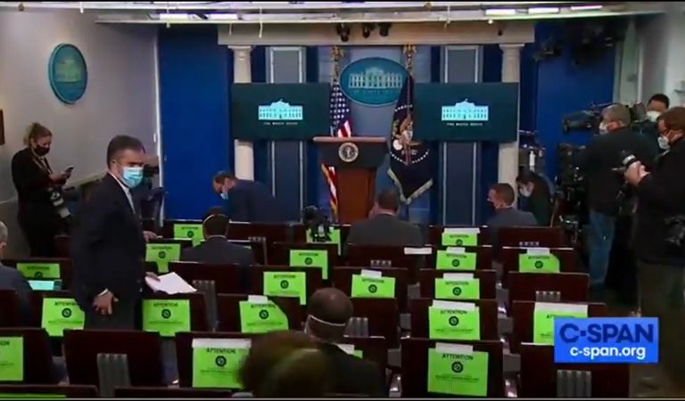 White House Reporter Seems Bewildered By Trump’s Short Press Briefing: “Well, That Was Weird As Sh*t.” White House Reporter Seems Bewildered By Trump’s Short Press Briefing: “Well, That Was Weird As Sh*t.”