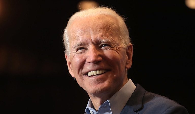 People Were Horrified After GOP Senator Tweeted A Seemingly Threatening Photo Directly To President Biden: “The Secret Service Should Be Visiting You” People Were Horrified After GOP Senator Tweeted A Seemingly Threatening Photo Directly To President Biden: “The Secret Service Should Be Visiting You”