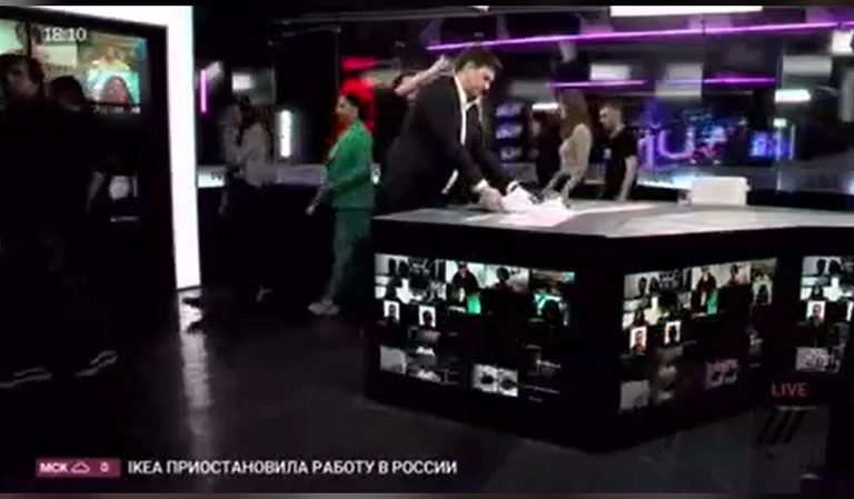 Things Are Getting Progessively Worse For Putin After The Entire Staff Of A Russian TV Channel Reportedly Quit Live On Air, Declared “No To War” Before Walking Out Of The Studio