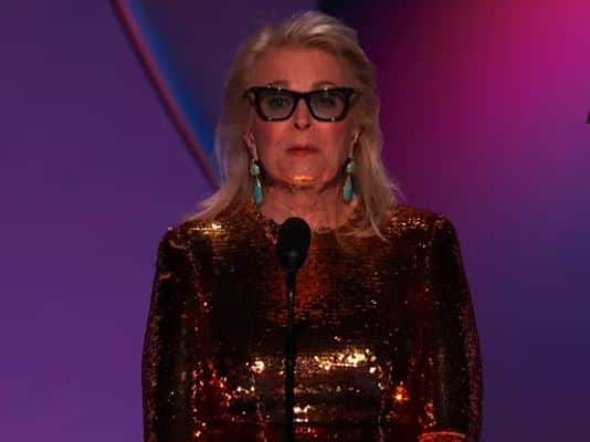 Actress Candice Bergen Delivers Scathing Jab At Vance In Awards Speech To Roaring Applause