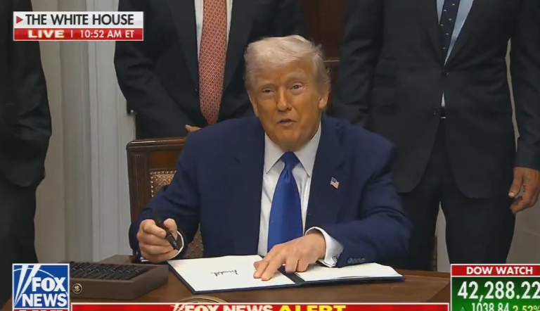 Donald Trump Has Utter Meltdown After ABC News Reporter Asks Him About Qatar Jet Donald Trump Has Utter Meltdown After ABC News Reporter Asks Him About Qatar Jet