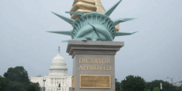 The sculpture that appeared at Trump's parade (X screenshot)