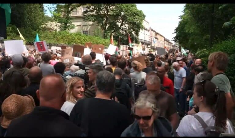 Massive Crowd Erupts In Edinburgh As Thousands Protest Trump’s Visit to Scotland
