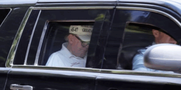 Trump spotted wearing glasses (X screenshot)