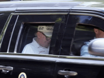 Trump spotted wearing glasses (X screenshot)