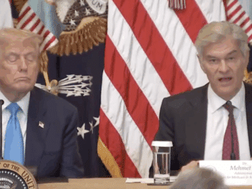 Donald Trump, possibly sleeping next to Dr. Oz (X screenshot)
