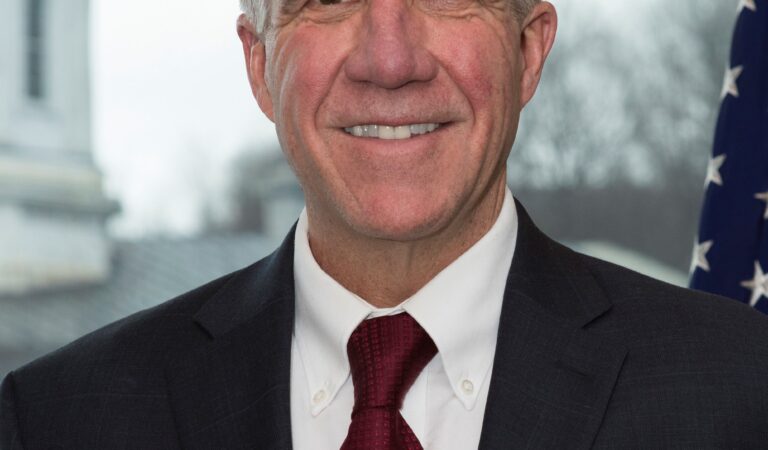 Republican Governor Stands Up To Trump, Refuses To Send National Guard Troops TO DC Republican Governor Stands Up To Trump, Refuses To Send National Guard Troops TO DC